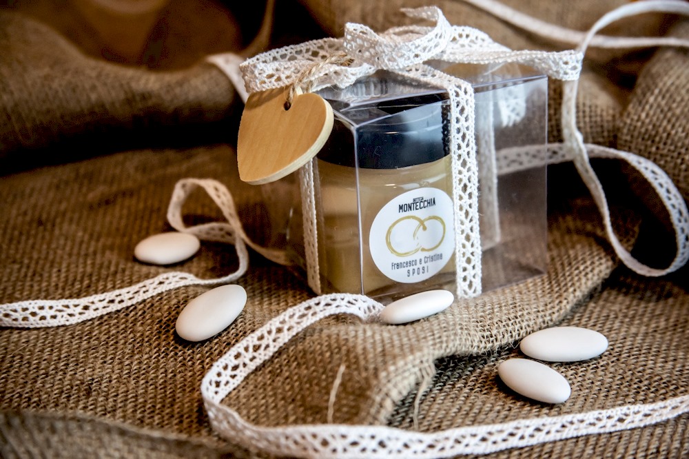 bomboniere di miele per matrimoni battesimi comunioni cresime compleanni realizzate con il miele e polline millefiori biologico senza trattamenti Bottega Montecchia a Teramo in Abruzzo